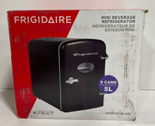 Mini geladeira de bebidas Frigidaire, portátil, retrô, 9 latas (EFMIS175-preto) comprar usado  Enviando para Brazil