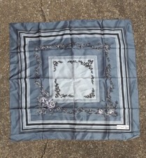 Foulard scarf carré d'occasion  Le Plessis-Trévise