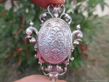 Clips broche medaillon d'occasion  Orleans-