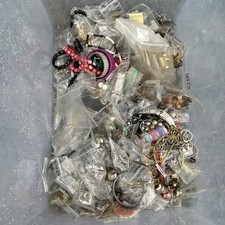 Lote de joias a granel vintage ao moderno mix 10 lb vestível revenda fantasia presente comprar usado  Enviando para Brazil