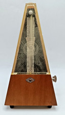 METRÓNOMO MAELZEL DE MADERA VINTAGE HECHO EN REPÚBLICA DEMOCRÁTICA ALEMANA. PLS VER VID segunda mano  Embacar hacia Mexico