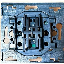 Legrand 084026 double d'occasion  Champigny-sur-Marne