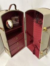 Baú a vapor Pleasant co American Girl Samantha com espelho 4 cabides comprar usado Baú a vapor Pleasant co American Girl Samantha com espelho 4 cabides comprar usado  Enviando para Brazil