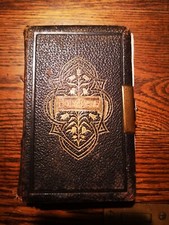Holy Bible with clasp illustrated (1881 inscribed) comprar usado  Enviando para Brazil