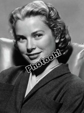 Grace kelly sorridente usato  Spedire a Italy