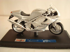 Triumph Daytona 955 i prata 1:18 Maisto comprar usado  Enviando para Brazil