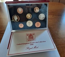 Cofanetto monete united usato  Vanzaghello