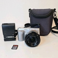 Câmera Digital Sony Alpha NEX-F3 16.1MP - Prata (com Lente Sony E OSS 18-55mm)  comprar usado  Enviando para Brazil