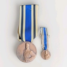 Militaria medaglia decennale usato  Pinerolo
