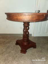 Entry table for sale  Gresham