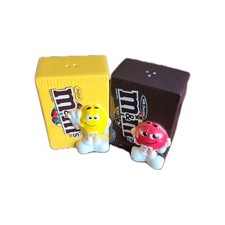 Shakers de sal e pimenta 2008 Candy Bag amendoim e liso M&Ms comprar usado Shakers de sal e pimenta 2008 Candy Bag amendoim e liso M&Ms comprar usado  Enviando para Brazil