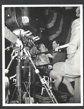 FOTO VINTAGE ORIGINAL 1939 Edward G. Robinson KID GALAHAD Candid Wayne Morris comprar usado  Enviando para Brazil