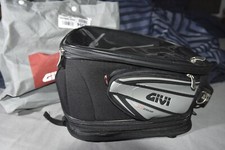Usado, Bolsa e mochila tanque motocicleta GIVI XS304 25L. Usado uma vez. Sem ímãs. Ensacado comprar usado  Enviando para Brazil