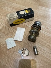 Maçaneta de porta vintage com rachaduras de flecha gravada em latão/cromo anos 80 NOS com chaves, usado comprar usado  Enviando para Brazil
