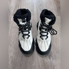 New ugg women for sale  Mount Prospect