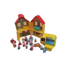 Lote-casa Peppa Pig com eletrodomésticos, campista, 2 carros, 15 estatuetas mesa grelha comprar usado Lote-casa Peppa Pig com eletrodomésticos, campista, 2 carros, 15 estatuetas mesa grelha comprar usado  Enviando para Brazil