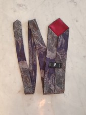 Cravatta elegante stampata usato  Carrara
