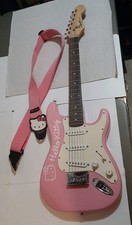 Usado, Guitarra elétrica vintage Fender Squier Mini Hello Kitty rosa comprar usado Usado, Guitarra elétrica vintage Fender Squier Mini Hello Kitty rosa comprar usado  Enviando para Brazil