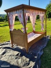 Lit baldaquin unique d'occasion Lit baldaquin unique d'occasion  Ussel