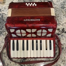 Acordeão para piano Mastercraft 22 teclas 8 botões baixos, usado comprar usado  Enviando para Brazil