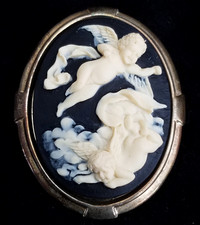 Broche vintage feito na Itália 3D estilo jasperware camafeu anjos querubins comprar usado  Enviando para Brazil