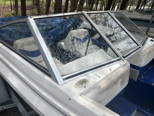  PARA-BRISA COMPLETO DE UM 1998 BAYLINER CAPRI 1950 BARCO DE SEPARAÇÃO DE ARCO ABERTO PARA FORA comprar usado  Enviando para Brazil