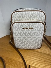 Bolsa de voo Michael Kors jet set assinatura de viagem PVC tiracolo média - baunilha comprar usado  Enviando para Brazil