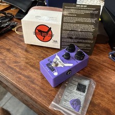 Pedal de fuzz russo Wren & Cuff fonte alta roxo na caixa comprar usado  Enviando para Brazil