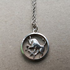 Taurus silver necklace d'occasion  Expédié en Belgium