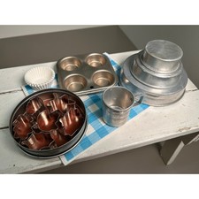 Conjunto de brinquedos de panificação infantil - Mini panelas de bolo de 3 camadas, lata de muffin + cortadores de massa comprar usado  Enviando para Brazil