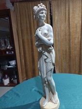 Statua raffigurante venere usato  Mussomeli