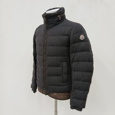 Moncler tierce giubbotto d'occasion  Expédié en Belgium