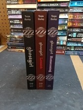 Ghostgirl Series Signed by Tonya Hurley –  3 Book Set – All 3 Autographed comprar usado  Enviando para Brazil