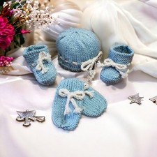 Lindo conjunto de presente de malha feito à mão para bebê chapéu luvas botas , usado comprar usado  Enviando para Brazil