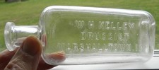 Vintage W.H. Garrafa de remédio de vidro em relevo Kelley, Druggist, Marshalltown, Iowa, usado comprar usado Vintage W.H. Garrafa de remédio de vidro em relevo Kelley, Druggist, Marshalltown, Iowa, usado comprar usado  Enviando para Brazil