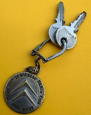 Ancien porte cles d'occasion  Aubigny