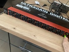 Behringer ada8200 ultragain usato  Spedire a Italy