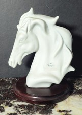 Scultura porcellana biscuit usato  Salerno