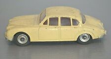Dinky toys voiture d'occasion  Pont-Évêque