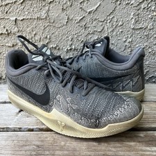 Nike shoes men for sale  Long Beach