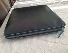 Cartella piquadro blu usato Cartella piquadro blu usato  Nuoro