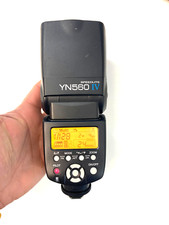 Universal camera flash usato  Spedire a Italy