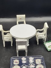 Mesa de jantar em miniatura e 4 cadeiras com conjunto de chá de porcelana 14 peças. comprar usado  Enviando para Brazil