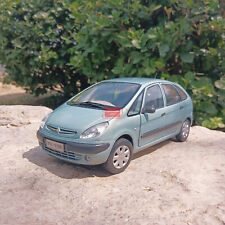 Citroen Xsara Picasso modelo fundido cor verde 1:18 comprar usado Citroen Xsara Picasso modelo fundido cor verde 1:18 comprar usado  Enviando para Brazil