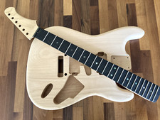 Corpo manico chitarra usato  Spedire a Italy