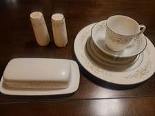 Complete white table for sale  Russellville