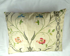 Antico cuscino paramento usato Antico cuscino paramento usato  Cremona