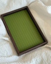 Bandeja de exibição de joias de madeira inspirada no vintage – Organizador de tecido verde comprar usado  Enviando para Brazil