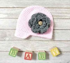 Chapéu de bebê de crochê feito à mão flor prematuro newsboy gorro aba 5-6 lb rosa cinza novo, usado comprar usado  Enviando para Brazil