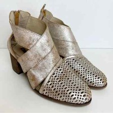 Casta women size for sale  Phoenix